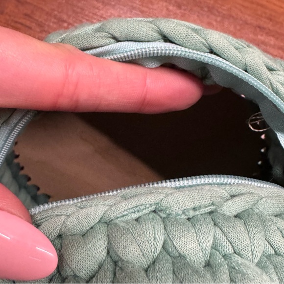 Green Round Crossbody Bag with Mouse Design - Picture 9 of 9